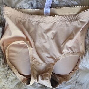 Elegant Women's Tan Panties M